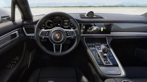 Porsche Cayenne Turbo S E-Hybrid Dashboard