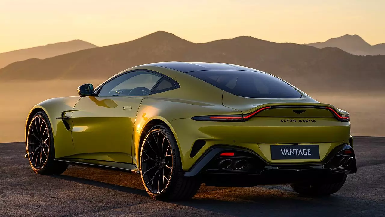 autoindia.life aston-martin 1