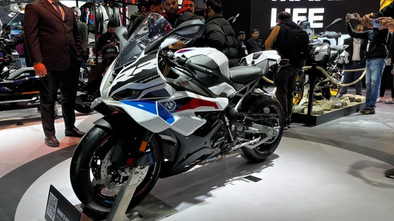 BMW s1000rr-2025 Front Autoindia.life