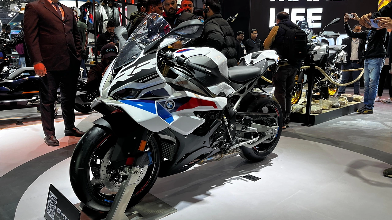 BMW s1000rr-2025 Front Autoindia.life