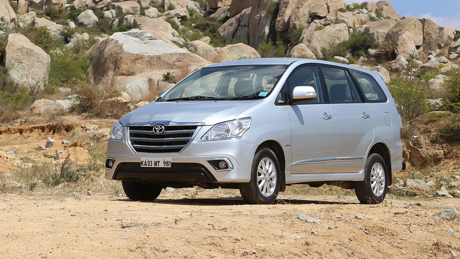 Toyota Innova Front