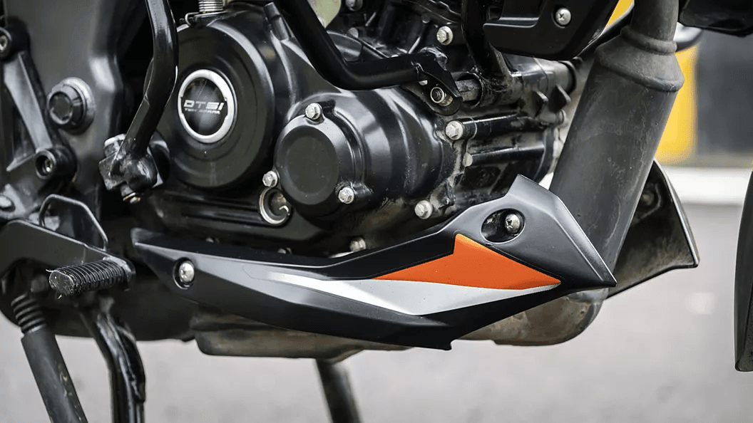 Bajaj Pulsar NS 125 Engine Side autoindia.life