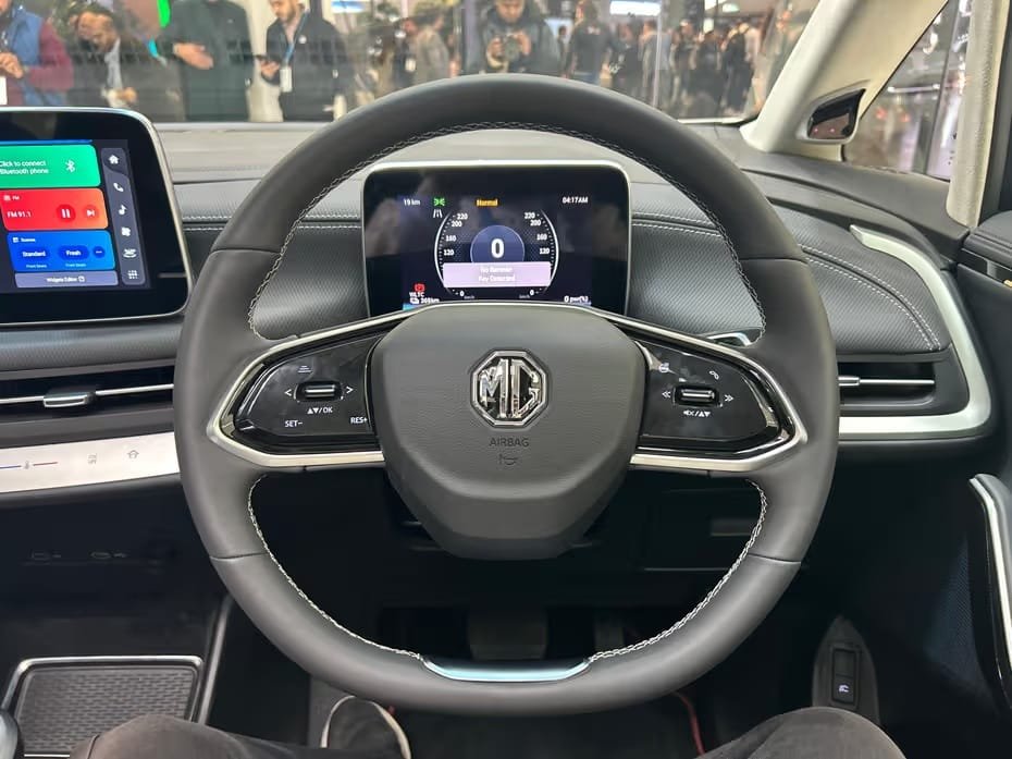 MG M9 Car Dashboard autoindia.life