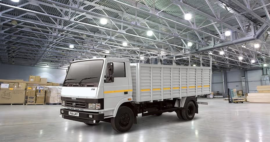 Tata 712 LPT Side autoindia.life