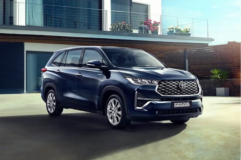 Toyota innova Hycross Front autoindia.life