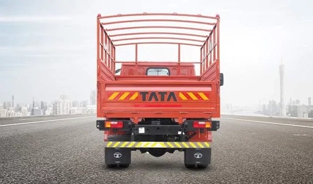 Tata 1212 LPT Rear autoindia.life
