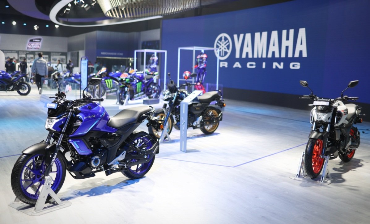 Yamaha FZ-S Fi Hybrid Front autoindia.life