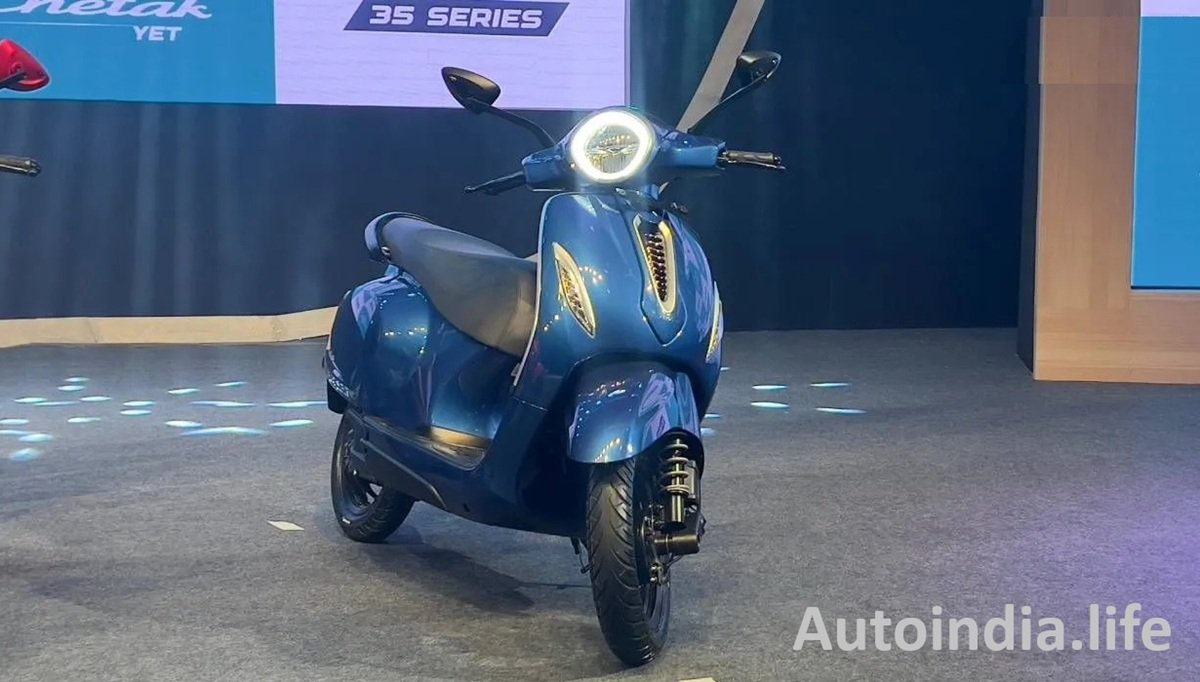 2025 Bajaj Chetak 3503